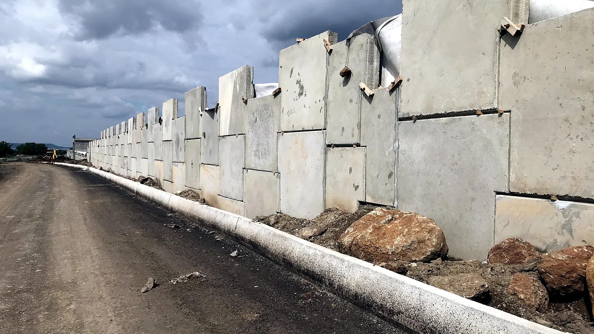 RE wall — Dhule–Solapur Highway (L&T)